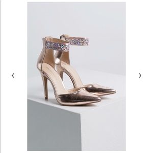 Brand new original packaging size 8 Akira heels